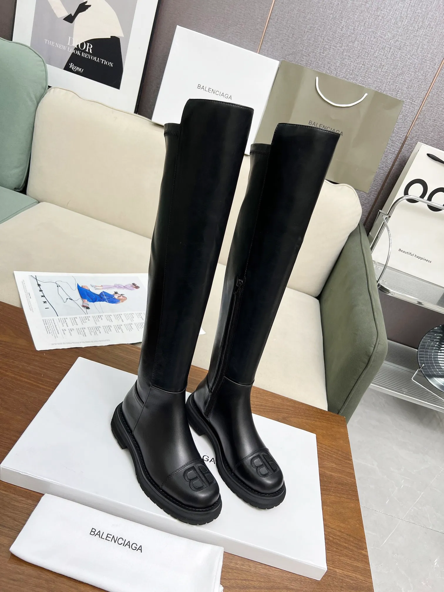 👟👟Ex-factory price 660👟👟 🍓 2024 Autumn and Winter BALENCIAGA/Balenciaga stretch boots are recommended [Proud] This shoe is very popular this year, independent style ➕ impeccable detail workmanship everywhere. 🆚Fabric: First-layer cowhide + boot elastic pu. Inner sheepskin size 35-40, 41 can be customized.